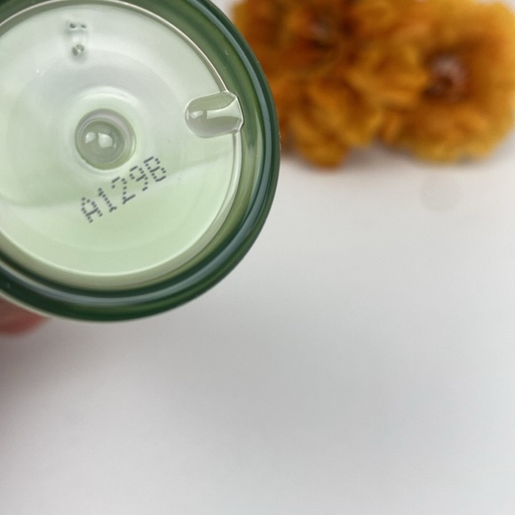 BYROE - NEW!, Celery AHA+LHA Resurfacing Serum - Picture 15 of 16